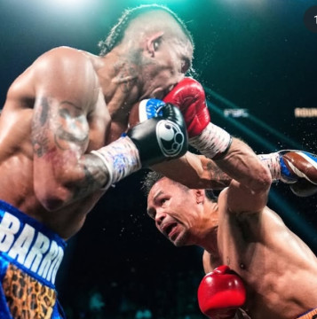 Many Pacquiao tampil dominan di awal ronde pada laga perebutan sabuk juara Kelas Welter  WBC  menghadapi sang juara Barrios.  [Instagram]